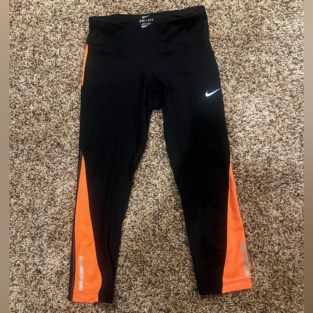 Cropped Nike Leggings